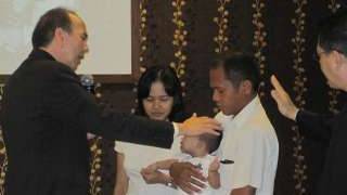 Berkas:20100613-0 Penyerahan anak.jpg