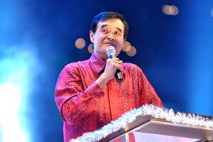 Gembala Pembina, Pdt Dr Ir Niko Njotorahardjo, menyampaikan pesan Firman Tuhan