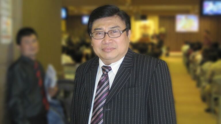 Pdt Dr Pudjo Setoto Abednego dalam Ibadah Raya, Minggu, 24 Oktober 2010, di GBI Danau Bogor Raya.