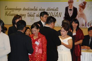 Berkas:Peneguhan nikah massal 2009-03.jpg
