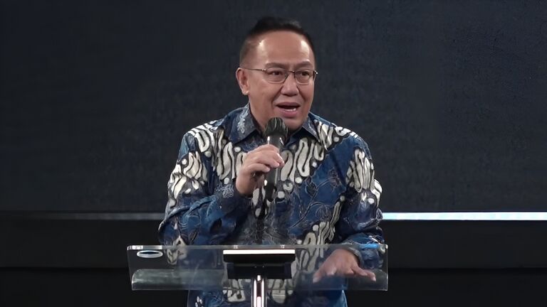 Pdt Drs Timotius Adi Tan, MA dalam Ibadah Raya, Minggu, 28 September 2025, di GBI Danau Bogor Raya.