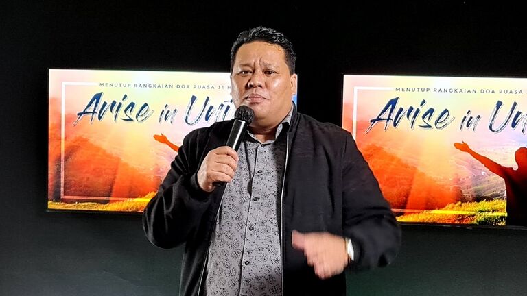 Pdm Jonni Hutabarat dalam Ibadah Raya, Jumat, 30 Oktober 2020, di GBI Danau Bogor Raya.