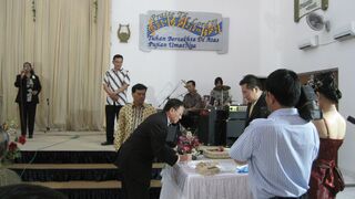 Berkas:20101009-1030 Pernikahan 05.jpg